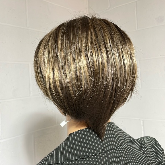 NWT short brown wig dimension pixie wig blonde lights approx 10” 130d weft cap - Picture 10 of 16